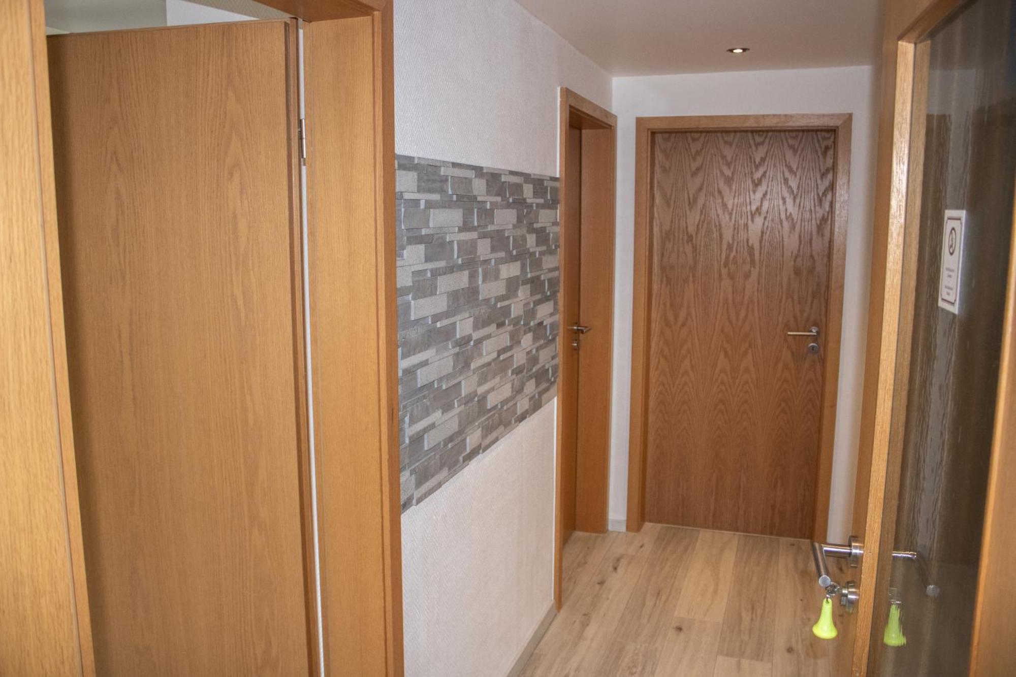 1 Apartment *